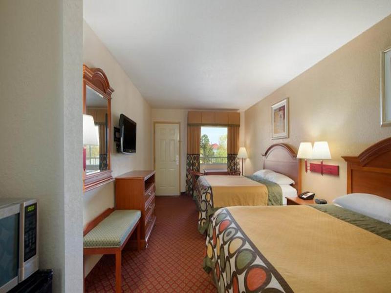 Super 8 By Wyndham Pratt Hotel Exterior foto